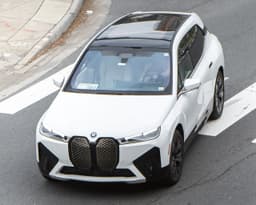 BMW iX xDrive45 (рестайлинг 2025/2026) в Казахстане 3