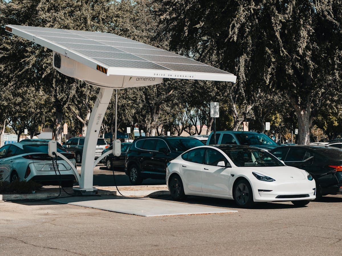 Гибрид или электромобиль в Казахстане: EREV, PHEV или BEV — что выбрать в 2026